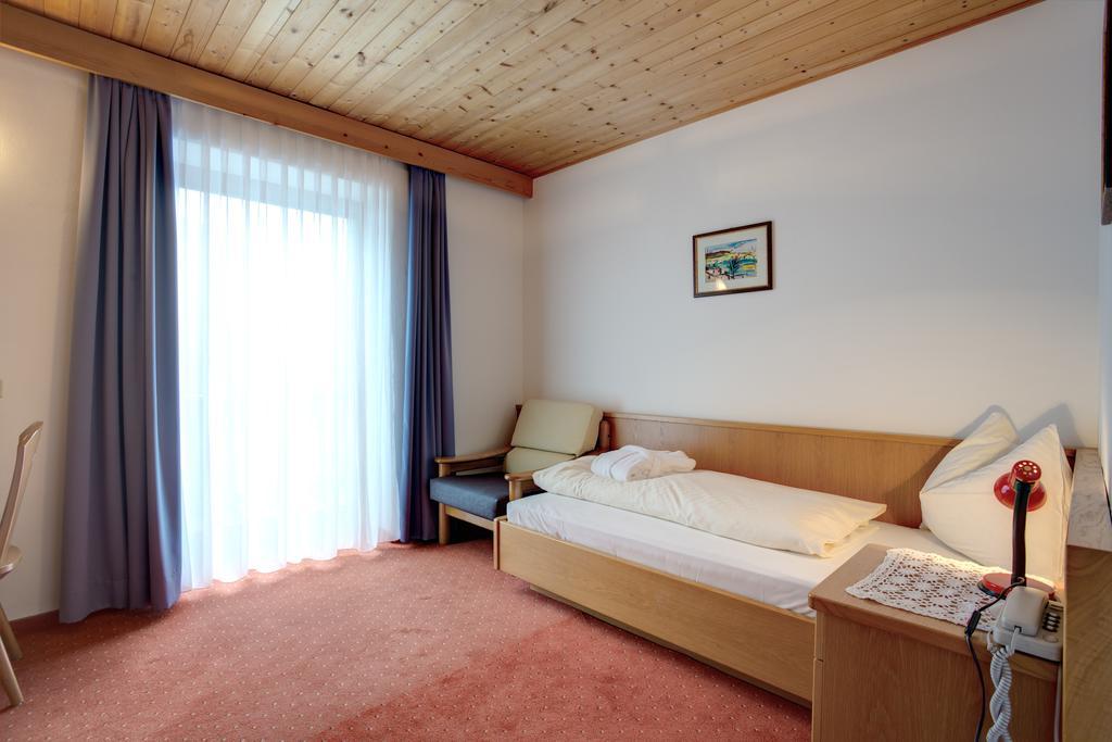Good Life Hotel Zirm Obereggen Ruang foto